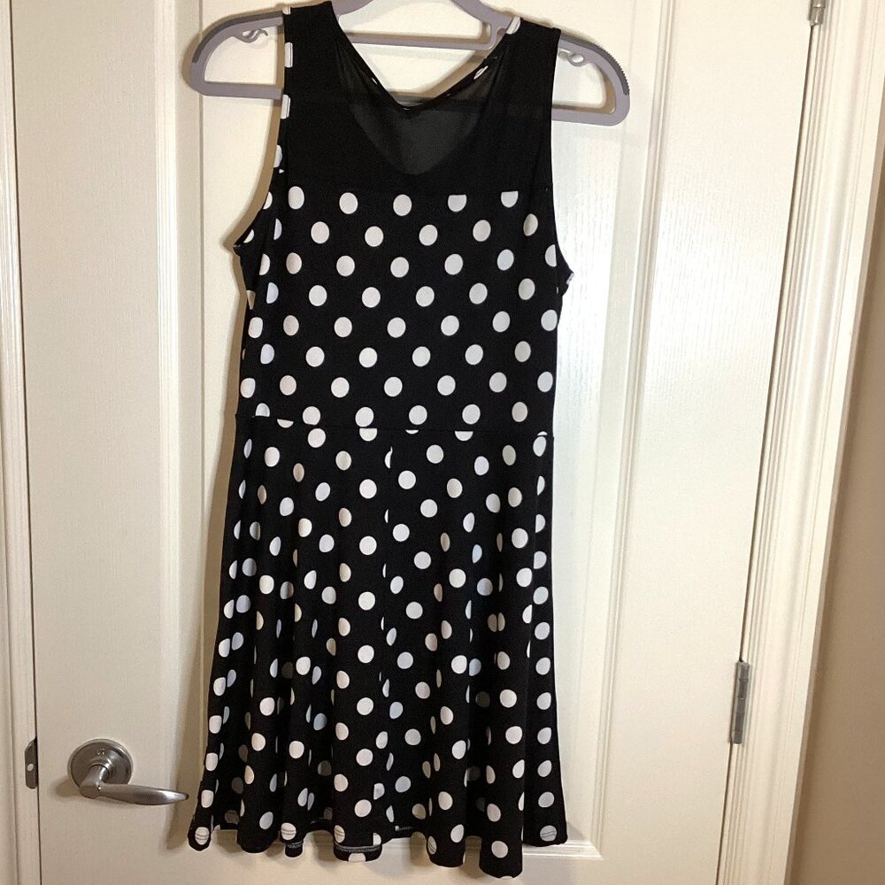 Kismet Women's Black White Polka Dot Sleeveless Mini Dress - Picture 6 of 9